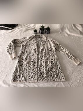 Evolution By Cyrus Wallie Fuzzy Cardigan Sweater M